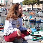 Buonasera, mi chiamo Chiara Vigneri, sono una studentessa al primo anno di università